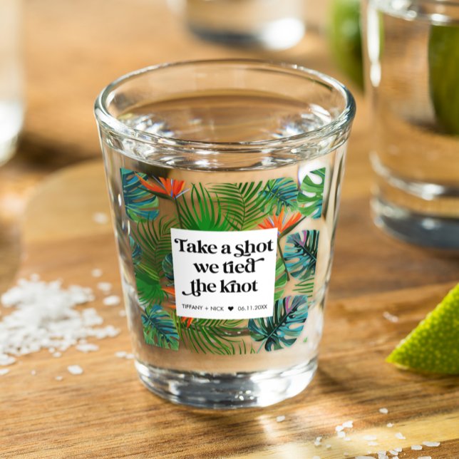 Copo De Shot Nós ligamos o favor do casamento tropical de praia (Tropical Beach Wedding Favor Shot Glass)