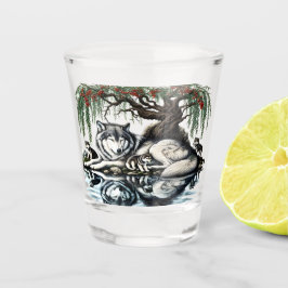 Copo De Shot Oásis da Família Serene Wolf em Natureza Idílica