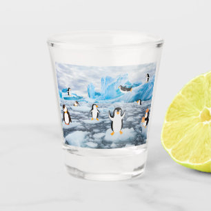 Copo De Shot pinguins bonitos no gelo da Antártica