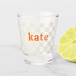 Copo De Shot Presente personalizado de aniversário de festa com<br><div class="desc">Comece uma celebração com um bom começo com seus próprios copos personalizados. Pegue um para todos os seus convidados como lembranças de festa, ou apenas como um presente para ele ou um presente para ela. Personalizados com seu nome, esses fazem um ótimo presente simbólico para um aniversário ou se você...</div>