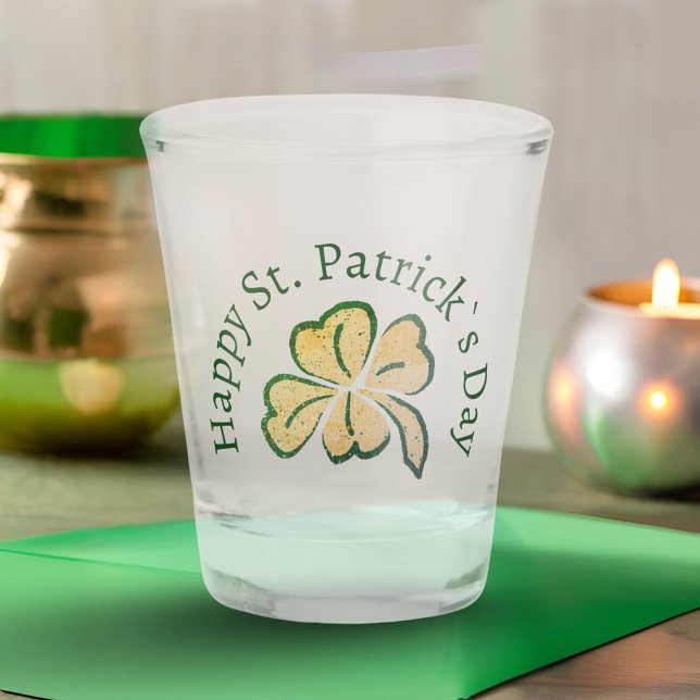 Copo De Shot Rua Feliz, o Shamrock do Dia de Patrick. (Criador carregado)