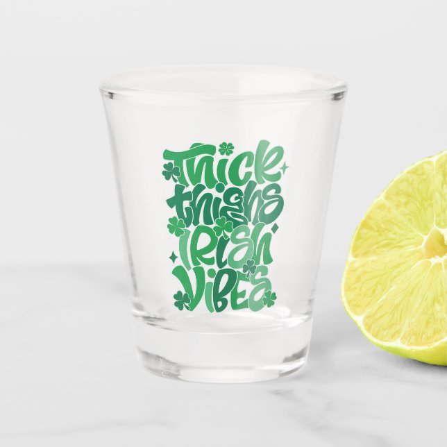 Copo De Shot Sorte “Coxas Grossas Vibes Irlandesas” St. Patrick (Frente)