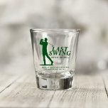 Copo De Shot Último Balanço Antes do Anel de Golfe Solteirão<br><div class="desc">A suíte The Last Swing Before the Ring é uma coleção refinada e inspirada no golfe para a despedida de solteiro, que combina charme preppy com um toque de espírito divertido. Com a silhueta de um golfista ousado em verde profundo e branco crocante, esta coleção apresenta o design perfeito para...</div>