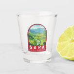 Copo De Shot Vintage da Viagem de Arte do Vietnã Sapa<br><div class="desc">Design de viagem de vetor retrô Sapa. Sa Pa é uma cidade na Montanha Hoàng Liên Son,  no noroeste do Vietnã.</div>