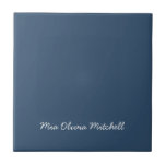 Cor da Tendência - Azulejo de Cerâmica Azul Seriam<br><div class="desc">Apresentando a trendy primavera shade: Serious Dark Blue. Elevem sua decoração doméstica com nosso azulejo de cerâmica moderno e na moda, com um nome personalizável em uma charmosa fonte manuscrita. Sua elegante e minimalista design de cor sólida exude o apelo do eterno, fazer-o perfeito para você mesmo ou como um...</div>