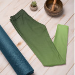 Cor da Tendência do Outono - Leggings de Ombre Ver<br><div class="desc">Na moda Kiwi As leggings verdes sutis ombre da nossa coleção de cores de tendência Autumn e Winter 2023/24 oferecem charme de eterno. Estas Leggings em forma de "Ombre Cyan Leggings" apresentam um gradiente, desaparecendo do escuro no topo para a cor mais clara/mais clara nas pernas. Estas leggings verdes em...</div>