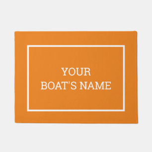 Cor laranja do tapete de ancoragem do barco person