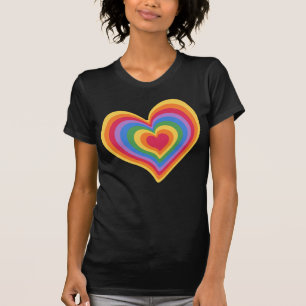 Coração arco-íris. Orgulho amor gay Camiseta