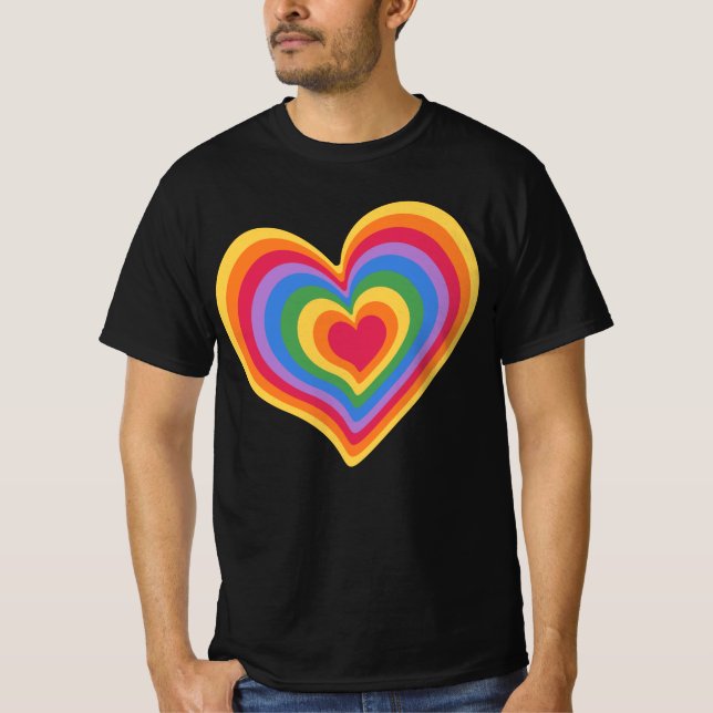 Coração arco-íris. Orgulho gay love T-Shirt (Frente)