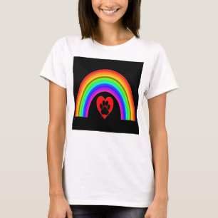 Coração De Camisa T Com Pata Sob Um Arco-Íris