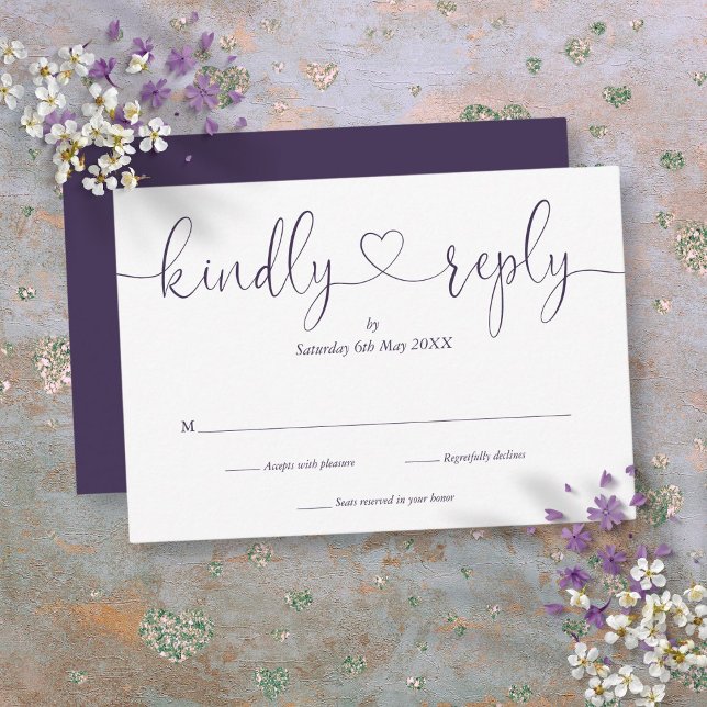 Coração Simples Roxo e Branco com Resposta Gentil  (Simple Purple And White Script Heart Kindly Reply RSVP Card)