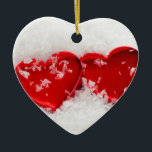 Corações de Amor na Neve Ornamento de Coração Dupl<br><div class="desc">Dois corações vermelhos brilhantes que se põem na neve em forma de adorno em forma de coração</div>