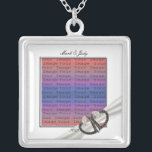 Corações Diamantes Pretos e Brancos Colar de Prata<br><div class="desc">Personalize este bonito colar para ter como favores de casamento na sua recepção de casamento ou para ter um como lembrança do seu dia especial. Este colar é também o presente perfeito para a noiva do chá de panela. Personalize adicionando sua foto e alterando o texto no campo fornecido. Você...</div>
