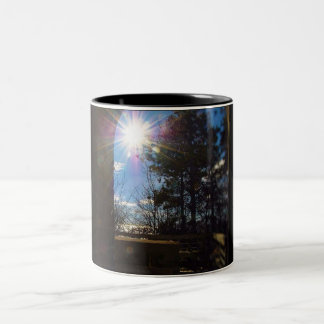 Corte a caneca de Michigan da ponte do rio