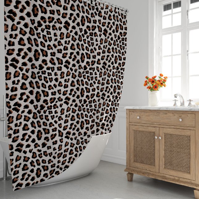 Cortina Para Box Impressão Leopardo (Leopard Print Shower Curtain by Looly Elzayat
)