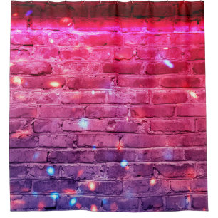 Cortina Para Box Luz neon: parede de tijolos vazia.