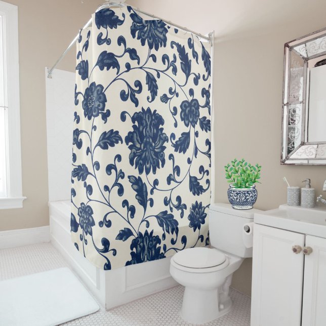 Cortina Para Box Padrão Floral Azul/Cinzento Branco Inverso (This blue + creamy white floral shower curtain will add instant elegance and style to your bathroom.)