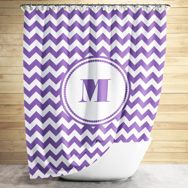 Cortina Para Chuveiro Monograma Moderno Chevron Roxo (Modern Monogram Purple Chevron Stripes Shower Curtain)