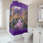 Cortina Para Chuveiro Veneza, Itália Canal Cênico e Arquitetura Veneza<br><div class="desc">Cortina de chá com uma bela fotografia paisagística de um canal em Veneza,  Itália. Com nuvens roxas escuras,  parece que uma tempestade está chegando. Captura de excelentes da arquitetura venetiva única e reflexões aquáticas.</div>