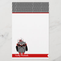 Coruja de Houndstooth com artigos de papelaria dos
