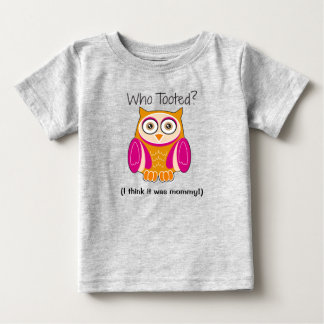 Coruja Rosa Engraçada "Quem Brincou?" T-Shirt para