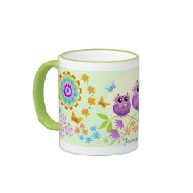 Corujas bonitos do verão, flores e caneca