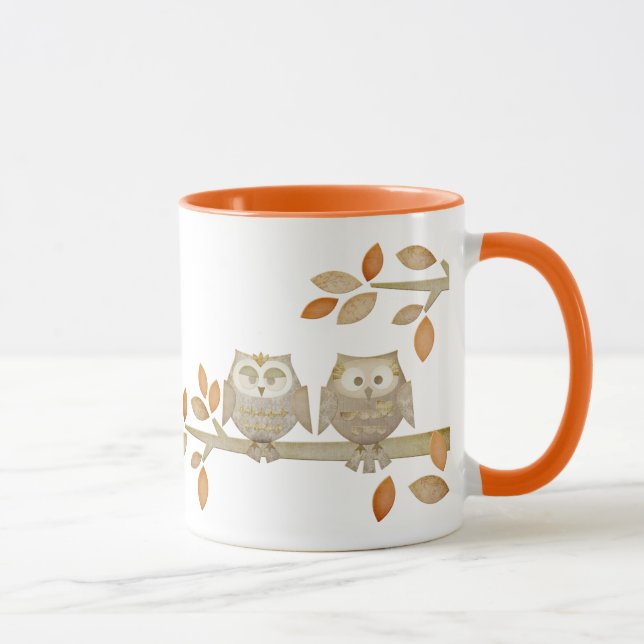 Corujas do amor na caneca da árvore (Direita)
