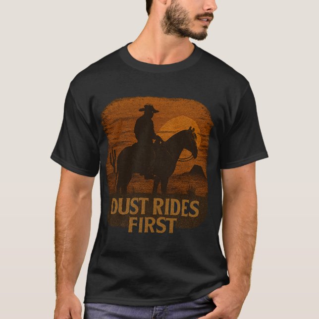Cowboy Graphic T-Shirt – Western Rider Design (Frente)