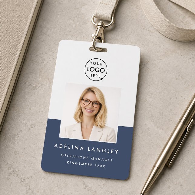 Crachá 3x5 Foto | Placa Personalizada com Nome do  (Create a polished 3x5 photo ID badge with logo, name, and title for a professional team look)