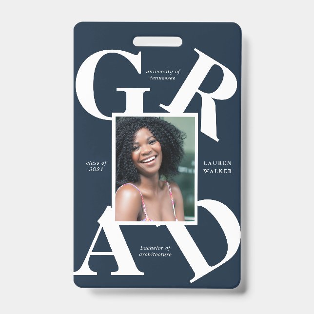 Crachá anúncio de graduação de cores escolares em letra c (Frente)