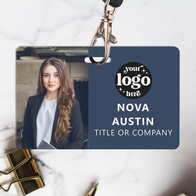 Crachá Azul de Funcionário com Código QR e Logotip (Criador carregado)