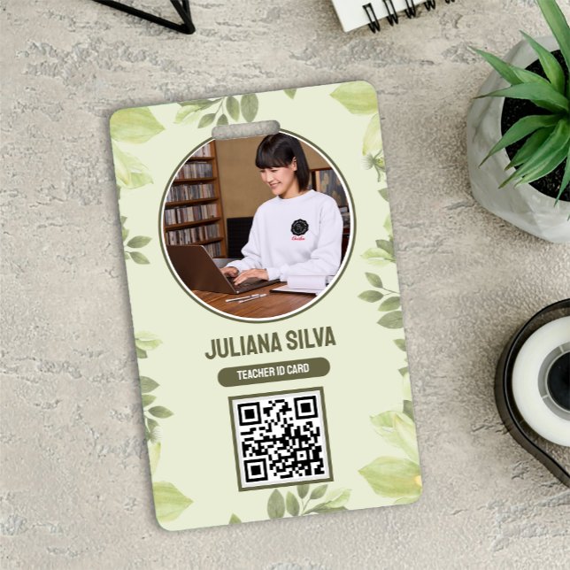 Crachá Cartão de Identificação de Professor em Estilo Flo (Teacher ID Card in Green Watercolor Floral Style Badge)