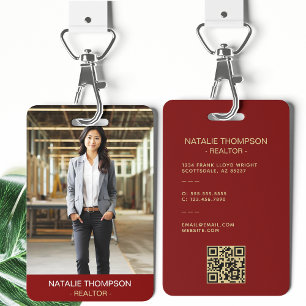Crachá Código QR Ousado Profissional de Imóveis Chic Corr