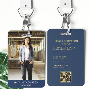 Crachá Código QR Ousado Profissional de Imóveis Chic Corr
