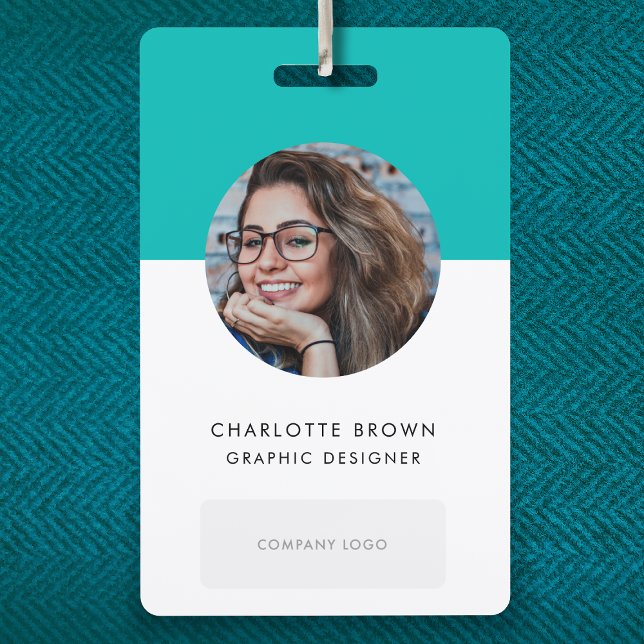 Crachá de Cartão de Identificação | Crachás de Fot (Design a sleek vertical staff badge with photo, branding and smart business information)