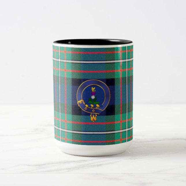 Crachá de clã Ferguson e caneca tartan (Centro)