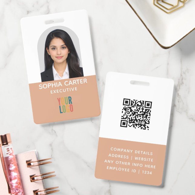 Crachá de ID Marrom de Funcionário com Código QR d (Escritório)
