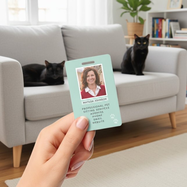 Crachá de Identificação com Foto da Pegada de Pet  (Upload your photo and add your details to this paw print id badge. Purrfect for pet sitters!)