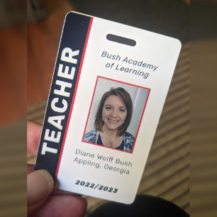 Crachá de Identificação de Professor de Ensino Dom