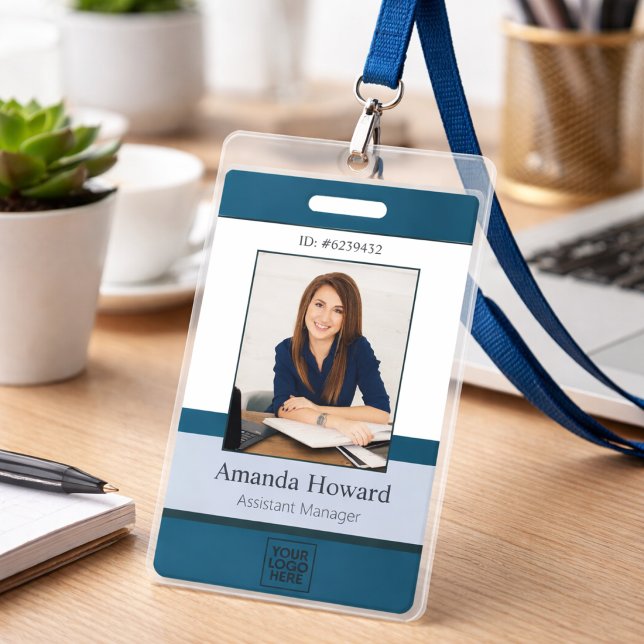 Crachá Empresa de ID de Foto Personalizada de Funcionário (Modern ID badge in a natural workspace)