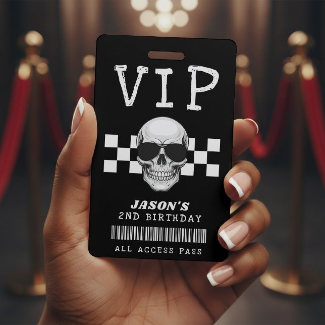 Crachá Festa de Aniversário VIP de Crianças com Crânio de (Skeleton Skull Checkered Kids VIP Birthday Party Badge
)