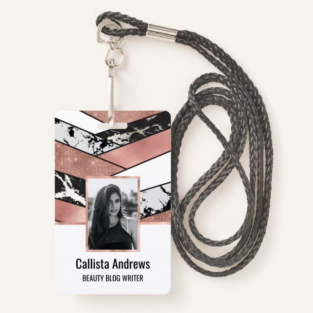 Crachá Geométrico Dourado do Mármaco Negro Moderno (Frente com cordão)