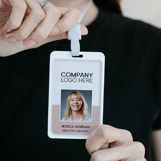 CRACHÁ ID CORPORATE LOGO EMPLOYEE PHOTO BLUSH PINK (Criador carregado)