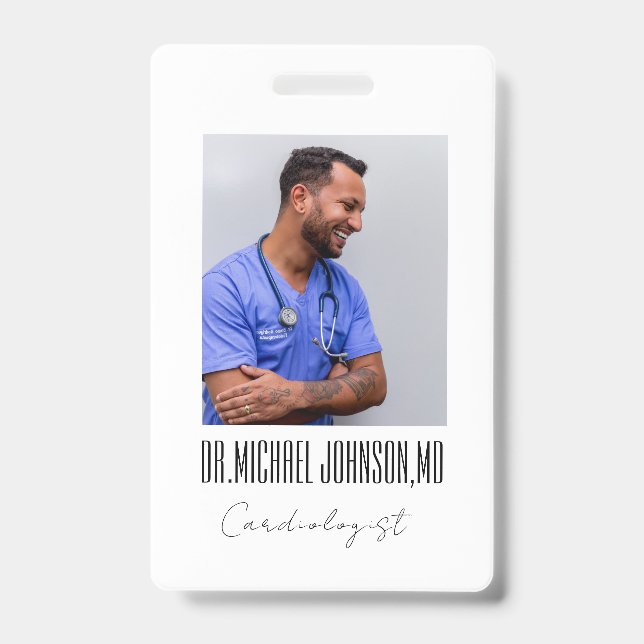 Crachá Imagem do Médico Cardiologista Preto e Branco Eleg (Frente)