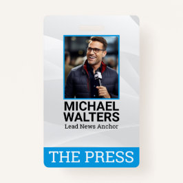 Crachá Jornalista reportando notícias