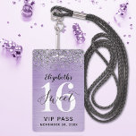 Crachá Lavanda Purple Sweet 16 Aniversário VIP<br><div class="desc">Uma maneira inteligente de convidar seus convidados para sua doce festa de aniversário 16. Esses lavandas personalizados, doces 16 VIP roxos, convites para crachás de aprovação impressionam seus convidados. Design apresenta um metal roxo, roxo, falso, com brilho prateado e uma fonte moderna escrita à mão. Personalize facilmente a frente e...</div>
