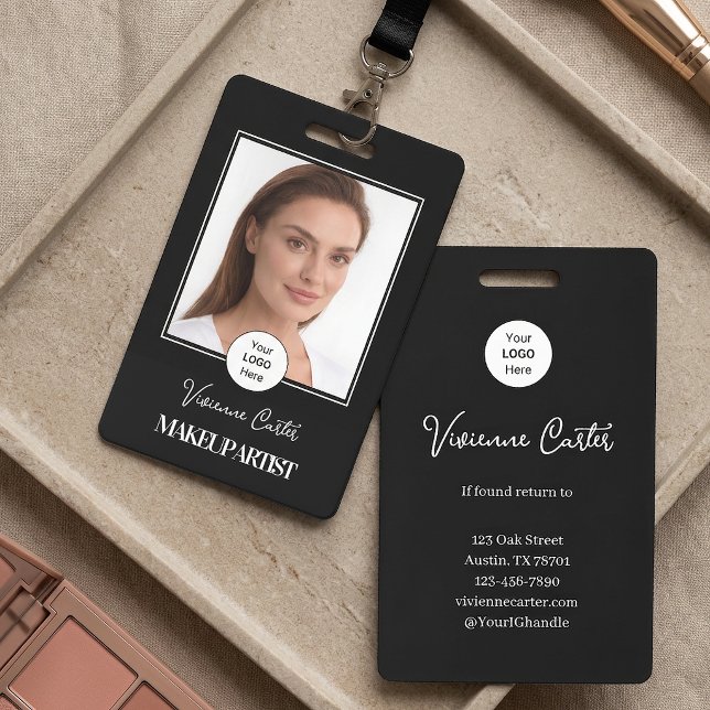 Crachá Logotipo de Script Preto Branco Foto Maquiagem (Black White Script Logo Photo Makeup Badge)