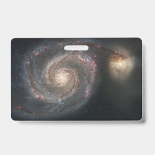 Crachá O Whirlpool Galaxy M51 e Companion no espaço