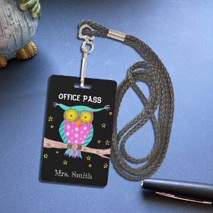 Crachá Owl on a branch student pass badge