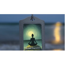 Pose de Meditação de Yoga na Rocha Lua Cheia Estre